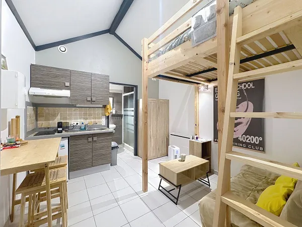 Studio 1 pièce 14 m² 