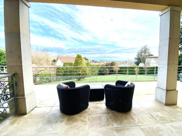 Maison 6 pièces 277 m² 