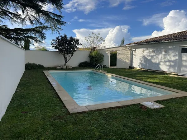 MAISON SPACIEUSE 190 M2 FRONTENAC GIRONDE 