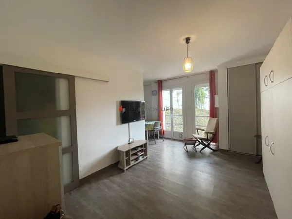 Studio 1 pièce 27 m²
