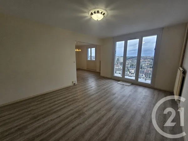 Appartement 4 pièces 77 m² 