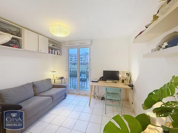 Studio 1 pièce 18 m² 
