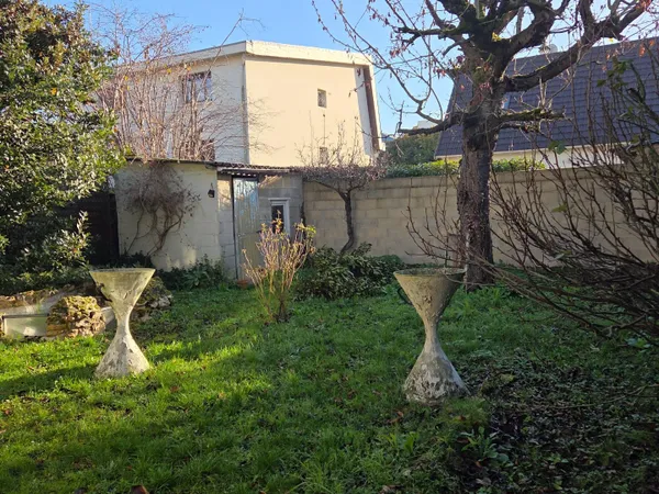 TERRAIN 240m2 - JARDIN PARISIEN 