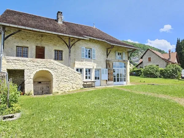 Maison 9 pièces 210 m²