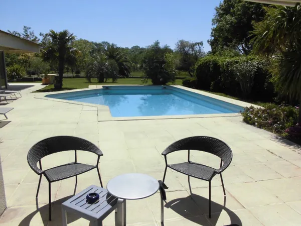 Maison de plain-pied 5 pièces 180 m² 