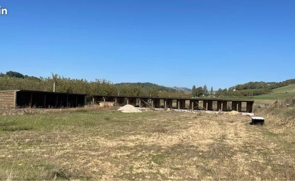 À vendre terrain 10 hectares et centre Équestre 
