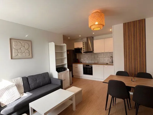 Colocation - T4 refait à neuf, 3 chambres équipées - Idéal étudiants / jeunes actifs 
