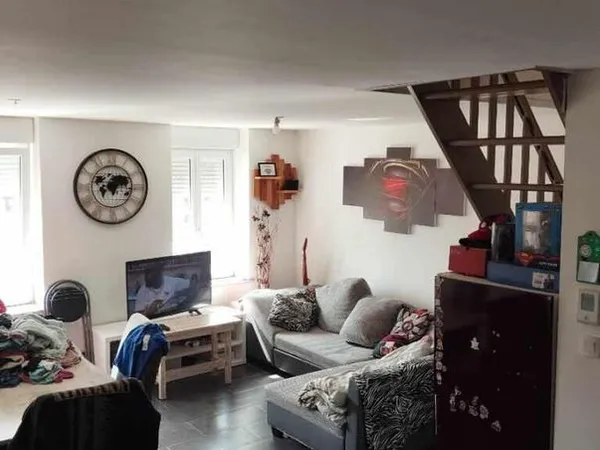 À LOUER MAISON LUMINEUSE ET CHALEUREUSE de 2 chambres 