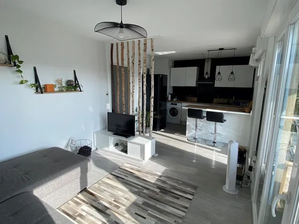 Studio 1 pièce 30 m² 