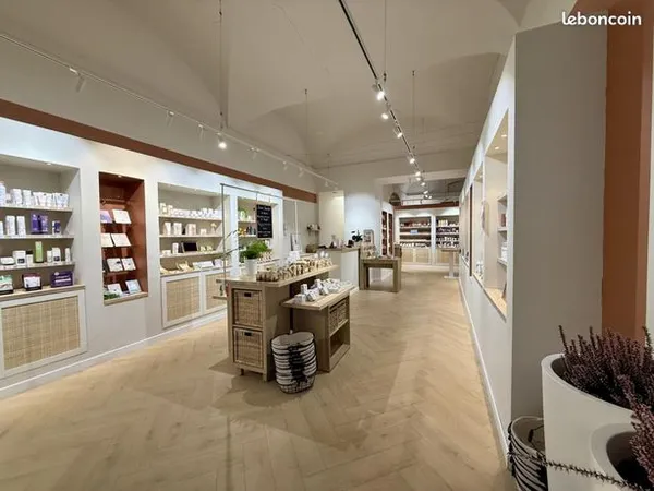 Boutique 2 pièces 108 m² 