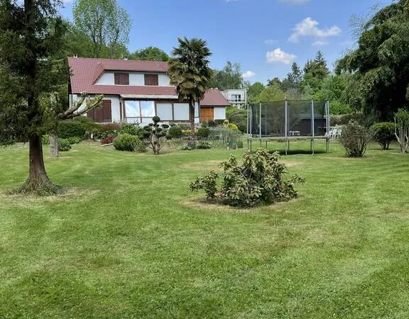 Combles aménagés 7 pièces 200 m² 