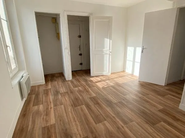 Appartement F2 30m2 centre ville Pontoise 