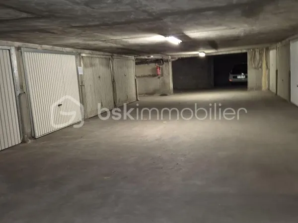 Parking 24 m² Gentilly 