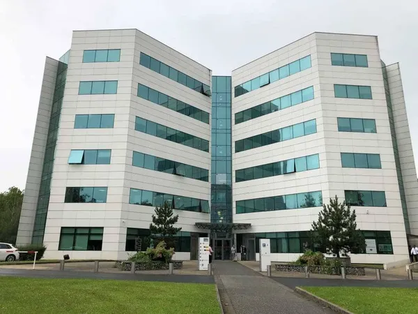 Bureaux 2469 m² 