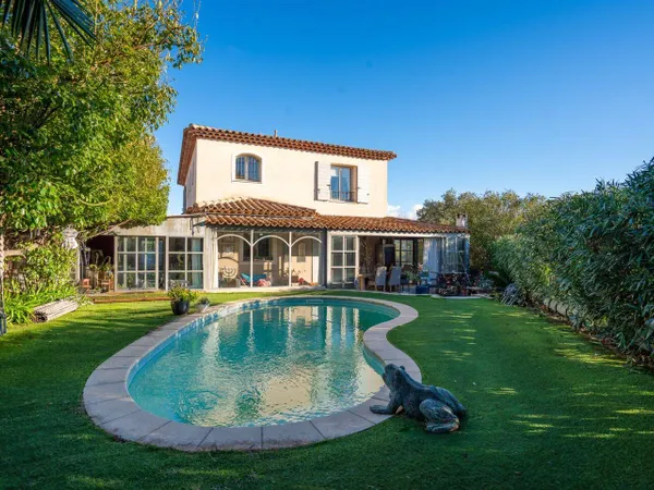 Immeuble 200 m² 