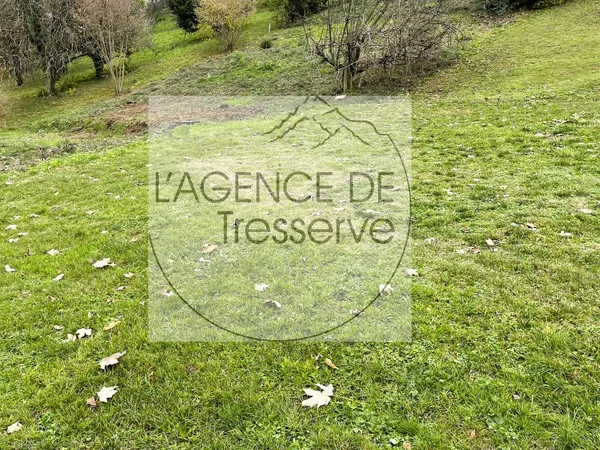 Terrain 1047 m² 