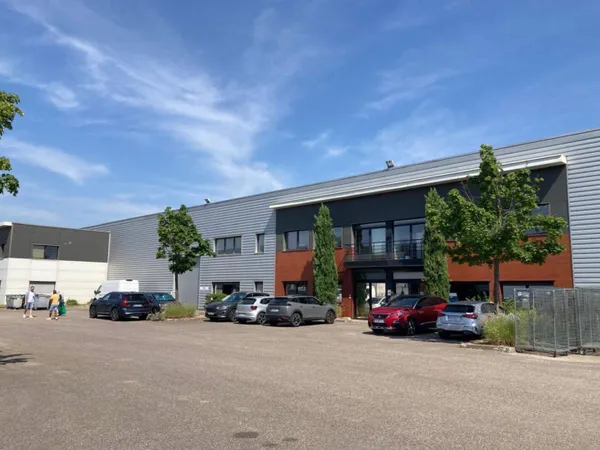 Local d'activité 2740 m² 