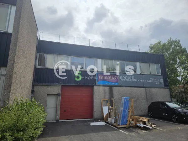 Local d'activité 515 m² 