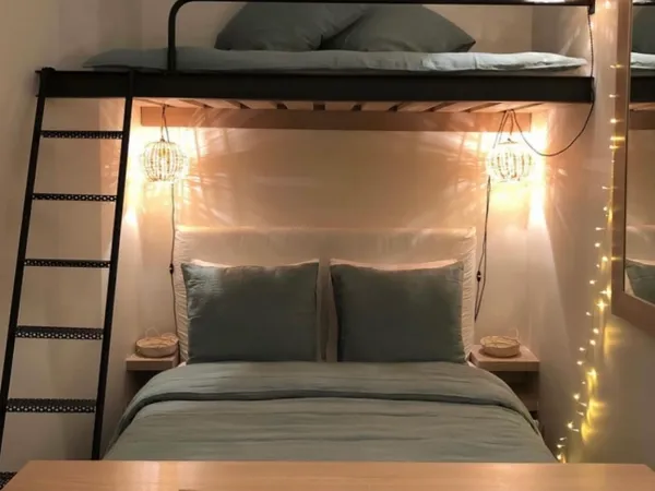 Loue chambre meublée avec salle de douche indépendante 