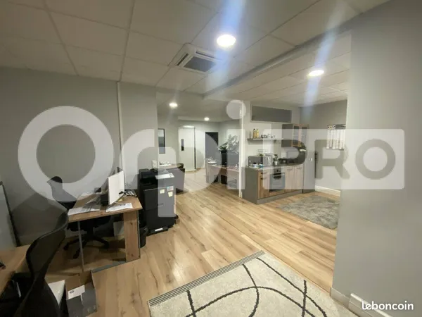 Local d'activité 230 m² 