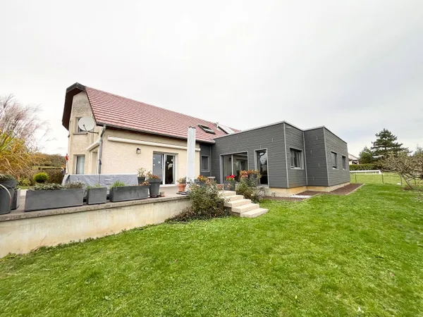 Maison 6 pièces 201 m² 