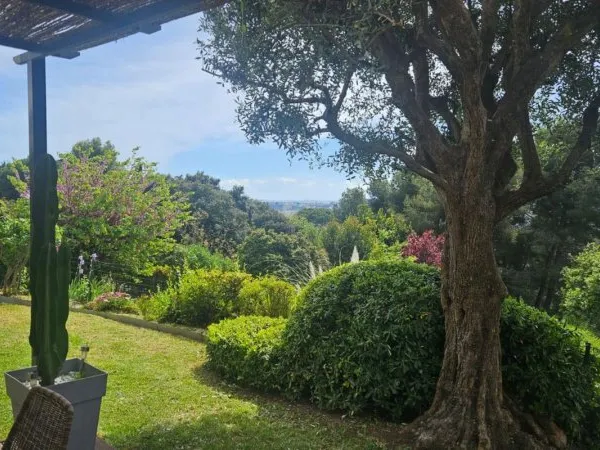 Magnifique Appartement en bas de villa - 4 pièces, jardin, Piscine