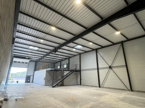 A louer local d'activités 493 m² Gardanne 