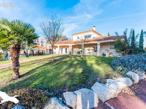 Villa 6 pièces 186 m² 