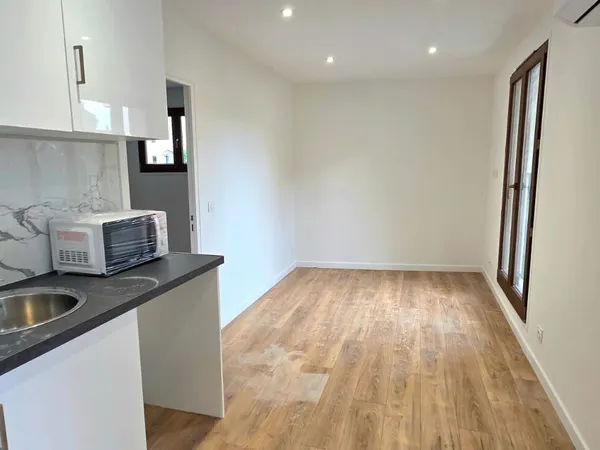 Bel appartement 2 Pièces NEUF 