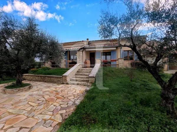 Maison de plain-pied 4 pièces 87 m² 