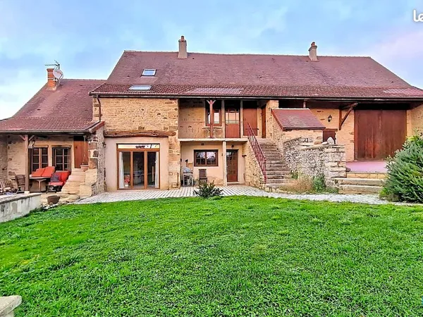 Maison 8 pièces 213 m² 