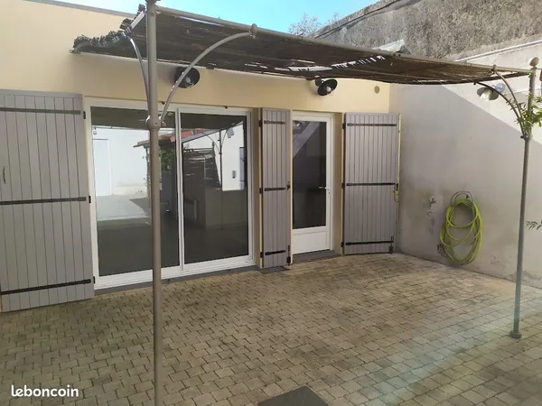 Petite maison T2 avec terrasses à la Rose 