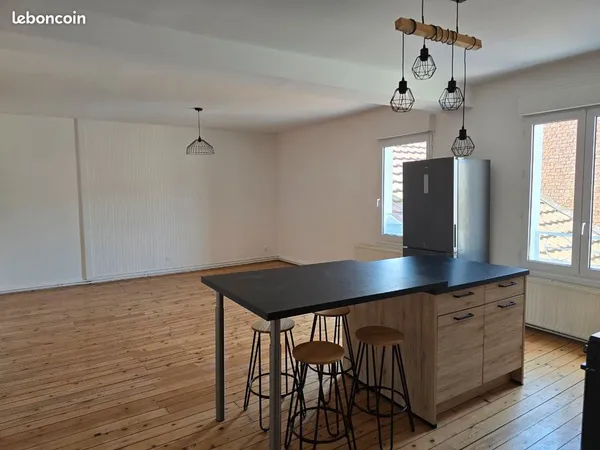 Appartement T3 meublé de 70 m2 en centre-ville de St-Quentin 