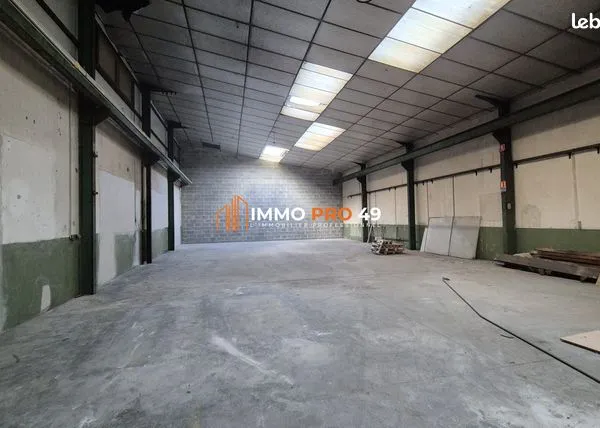 Local commercial 332 m² 