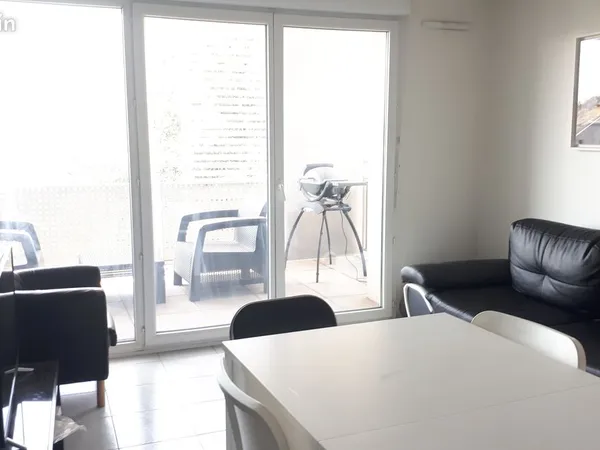 Très beau T2 meublé avec garage fermé Saint Priest 