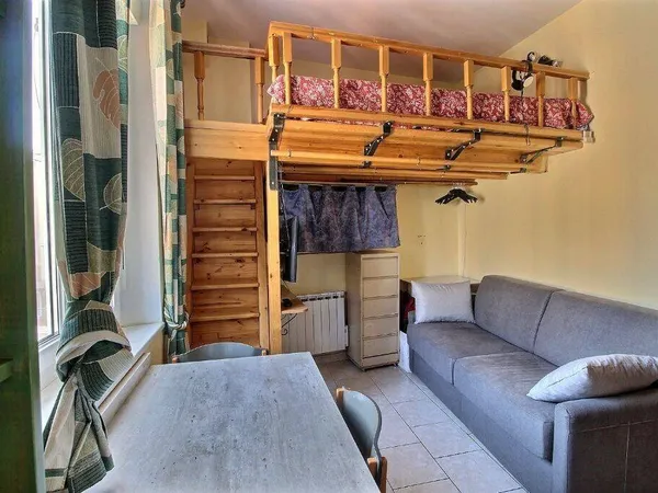 Studio 1 pièce 17 m² 
