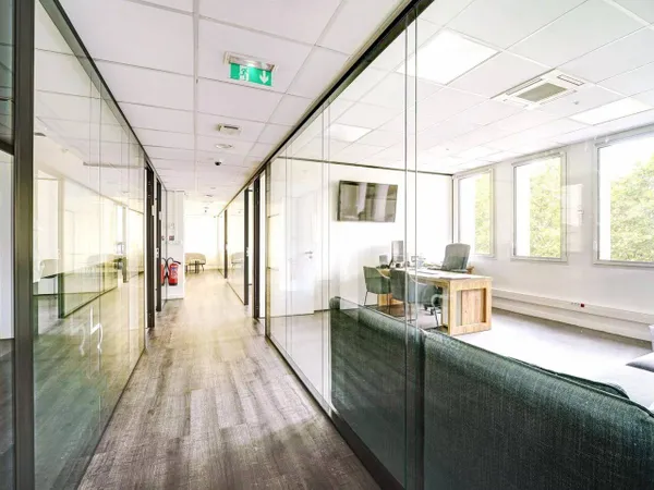 Bureaux 272 m² 