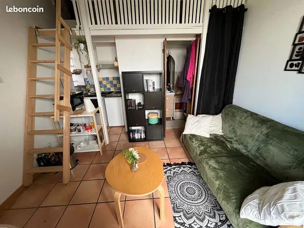 Studio 1 pièce 15 m² 