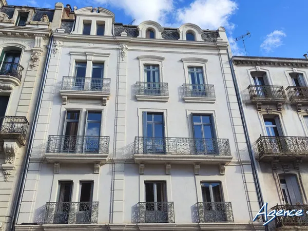 T5 de 98m² à rénover au dernier étage 
