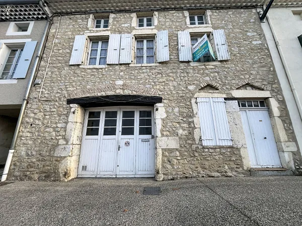 EXCLUSIVITE - MAISON DE 160 M² AVEC 170 M² DE DEPENDANCE 