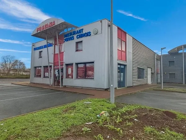 Local commercial 358 m² PIERRELAYE 