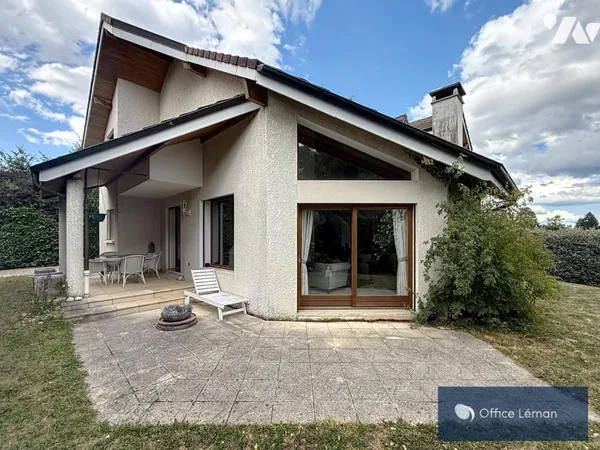 Maison 7 pièces 245 m² 