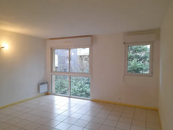 Studio 1 pièce 30 m² 
