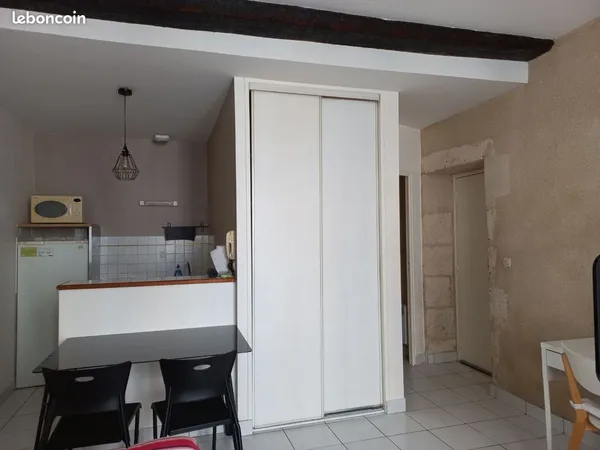 Location studio meublé 25m² Poitiers centre-ville 