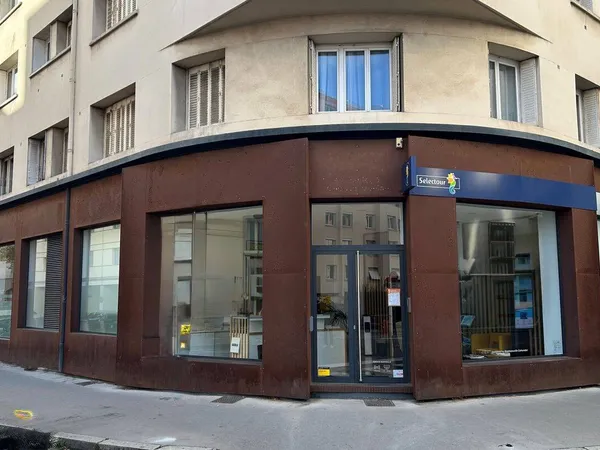 Local commercial 375 m² 