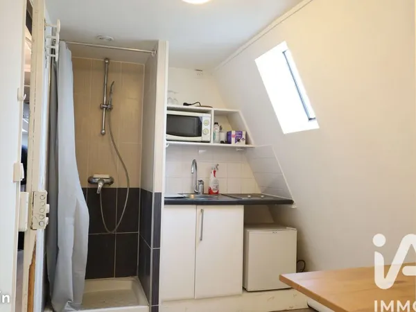 Studio 1 pièce 8 m² 