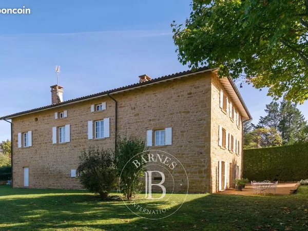 Maison 7 pièces 300 m² 