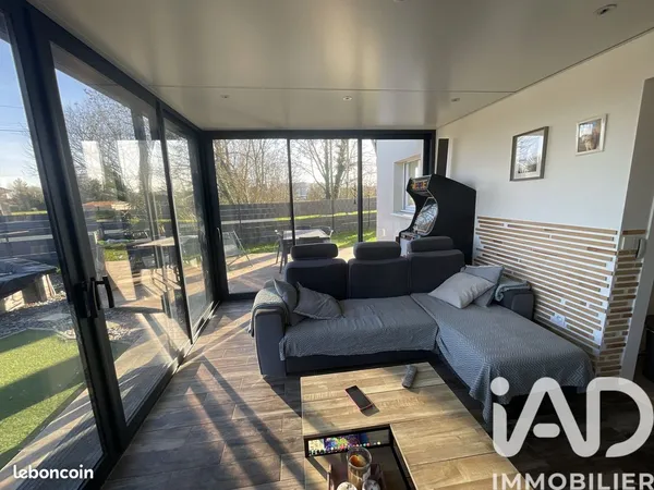 Propriété 5 pièces 123 m² 