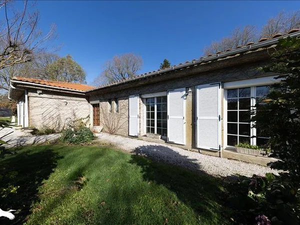 Maison de plain-pied 7 pièces 160 m² 