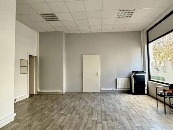 Local commercial 1 pièce 40 m² 